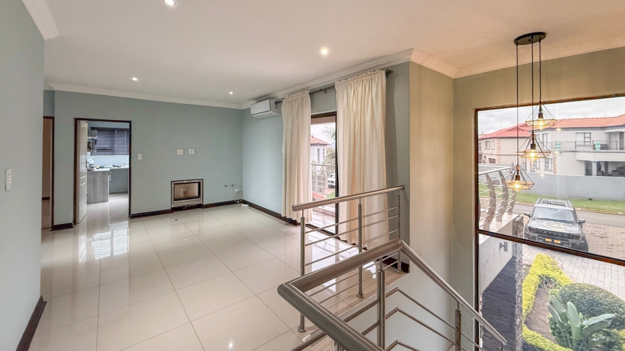 4 Bedroom Property for Sale in Birdwood Estate North West